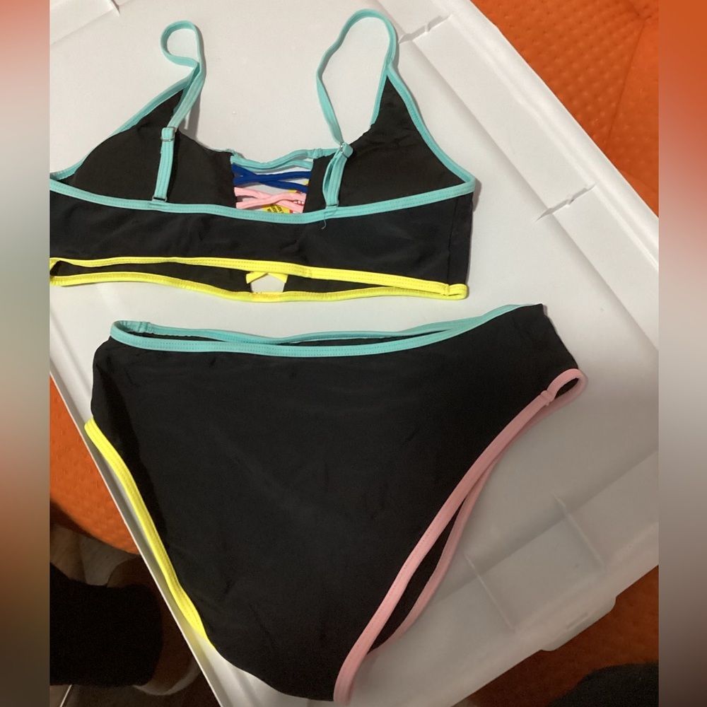 Women's Bikini Sets Scoop Neck Cheeky Swimsuit Textured Two Piece NWT L - Picture 2 of 2